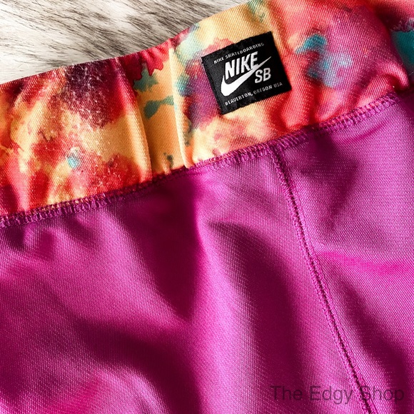 Nike | Skateboarding Athletic Dolphin Hem Shorts - Picture 4 of 7